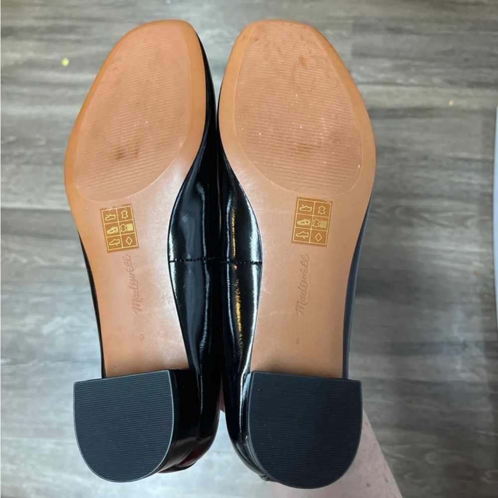 MADEWELL The Greta Block Heel Pump in True Black Crinkled Patent Leather 9 - Picture 10 of 10